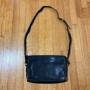 Coach Vintage USA Taylor Black Leather
Shoulder Bag